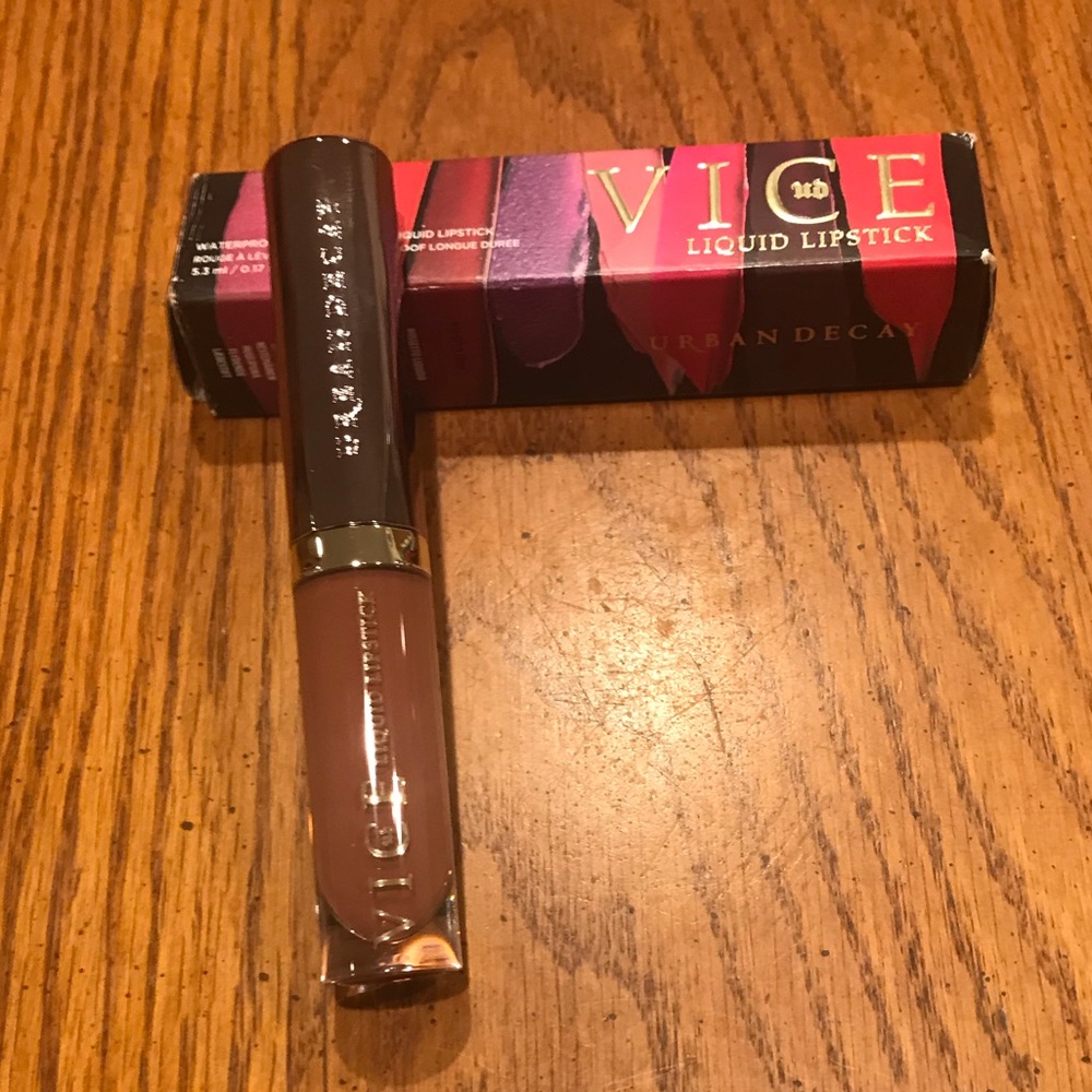 👄URBAN DECAY LIQUID LIPSTICK